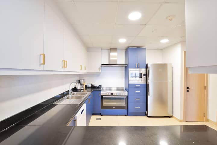 Full kitchen, Elegant & Spacious 3-bedroom in JBR