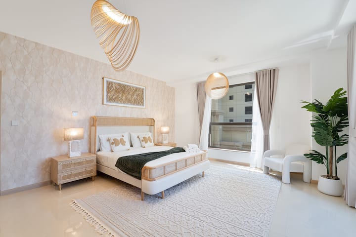 Bedroom 1, Elegant & Spacious 3-bedroom in JBR